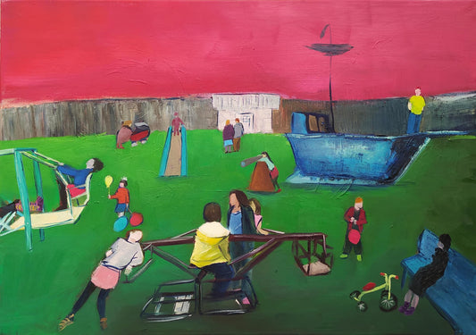 plac zabaw z dziećmi i łodzią na tle czerwonego nieba, obraz olejny „Obłęd” – Ewelina Kogut